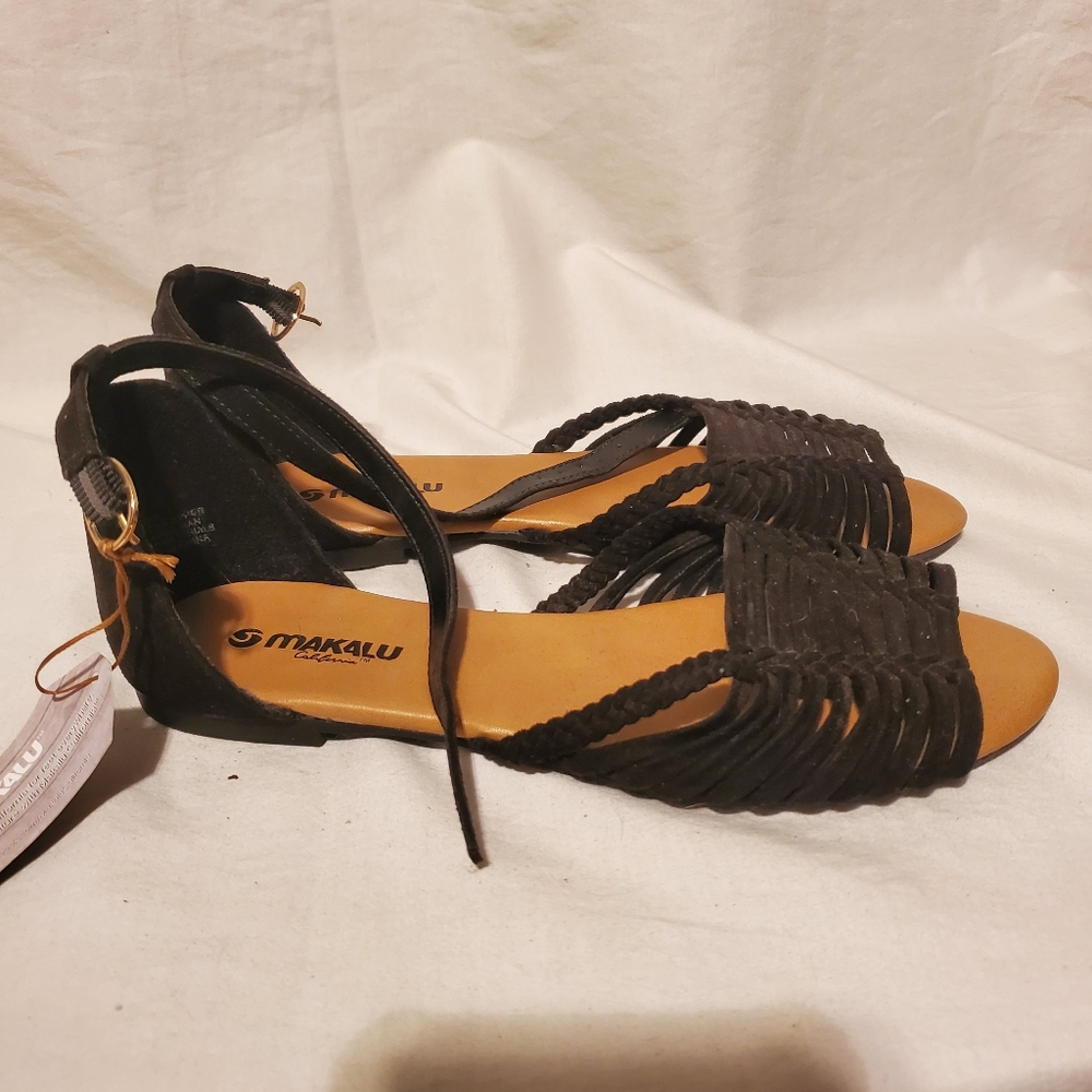 NWT Makalu California Sasha Black Ankle Buckle Sandals 7 1/2M